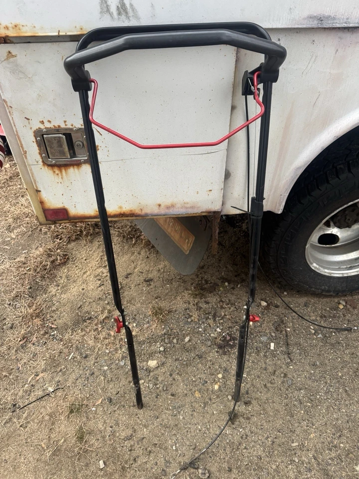 Manijas y cable para cortacésped de empuje Troy Bilt Tb360 Foto 1 de 1