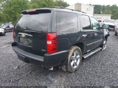 Windshield Wiper Motor Fits 07-14 ESCALADE 938260 - Image 1 of 4