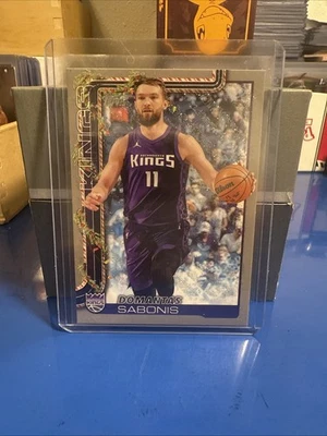 2025-26 Topps Holiday - Domantas Sabonis #H134 Holiday Silver Glitter - Image 1 of 2