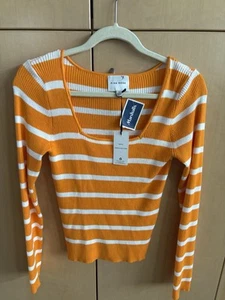 Women's Pink Rose Coral And  cream Striped Sweater Size Large NWT - Picture 1 of 3
