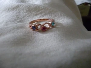 DELIQUET GOLD TONE W TINY PINK & BLUE STONE SZ 7 RING #9/6 - Picture 1 of 11