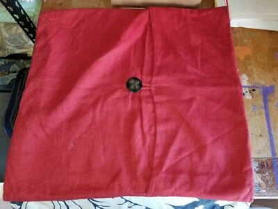 Funda de almohada Pottery Barn de lino rojo de 20" con botones Foto 1 de 3