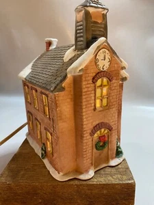 1989 Dickensville Collectibles School House Building Porcelain Lighted w/Box - Picture 1 of 13