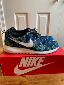 nike roshe flower pattern