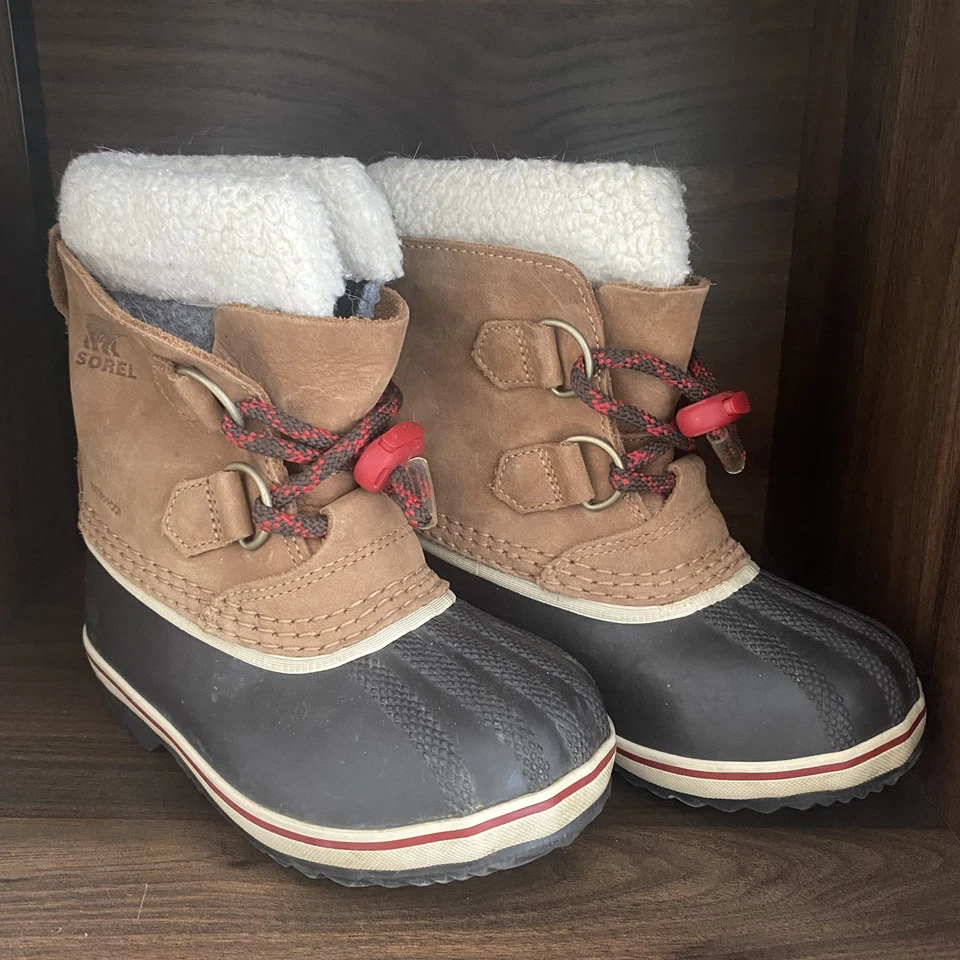 Sorel Yoot Pac Nylon Invierno Botas de Nieve Niños Jóvenes Talla 10 Tostadas y Negras Con Rojo Foto 1 de 4
