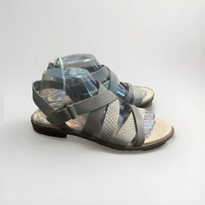 Neu mit Etikett Clarks Declan Mix Damen-Lederriemensandalen grau Größe 9M Ortholite Komfort - Bild 1 von 6