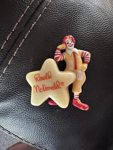 Vintage 1988 Ronald McDonald Leaning On Star Happy Meal Spielzeug leuchtet im Dunkeln  - Bild 1 von 5
