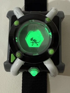 Ben 10 Deluxe Talking Omnitrix Role Play Watch Playmates Cartoon Network - Picture 1 of 8