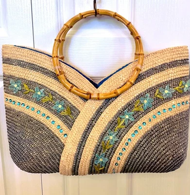 Bolso de mano vintage de paja nuevo sin etiquetas, asas de bambú, bordados y lentejuelas, impecable Foto 1 de 4