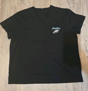 Blusa Médica Philadelphia Eagles Logo Manga Corta Cuello en V Para Mujer Talla Grande - Imagen 1 de 2