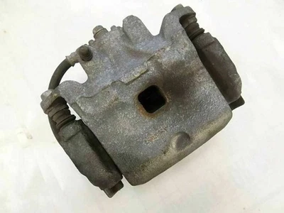 Passenger Caliper Rear North America FWD 47830-0E021 Toyota Sienna 2014 2013 201 Foto 1 de 4