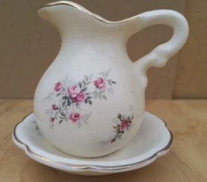 Miniature Decorative Display Gold Leaf Washing Bowl And Jug Red Roses 5" tall - Picture 1 of 11
