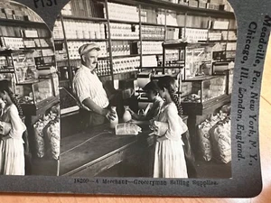 KEYSTONE VIEW COMPANY STEREOCARD OF GROCERY STORE - Picture 1 of 3