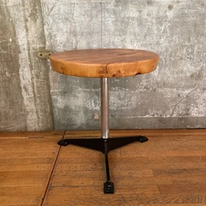 Mesa redonda con tablero de madera vieja y base de hierro | Mesa de bistró | Upcycling - Imagen 1 de 6