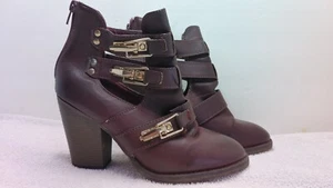 Just Fab "Zyree" Womens Shoes SIZE 8.5 Purple Boots 3.5" Block Heel - Picture 1 of 12
