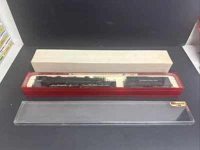 Rivarossi 1248 HO Scale Cab-Forward AC11 4-8-8-2 Southern Pacific with Headlight - Image 1 of 4