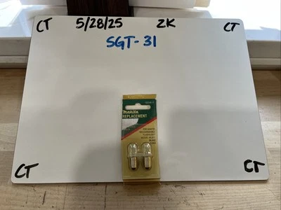 Makita Replacement Rechargeable Flashlight Bulbs 192546-1 ML 901 902 903 2-Pack - Image 1 of 3