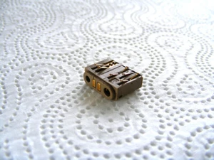 Nokia 8800 Sirocco Gold Charging Connector - Zdjęcie 1 z 1