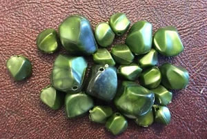 Vintage Green Pearlized Illusion Silk Effect Mix Baroque Chunky Lucite Bead Lot - Picture 1 of 6