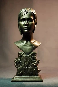 FIGURA ESTATUA BUSTO DE BRONCE SINTÉTICO PERSONALIZADO ESCULPIDO INSPIRADO EN ELLIE THE LAST OF US - Imagen 1 de 12