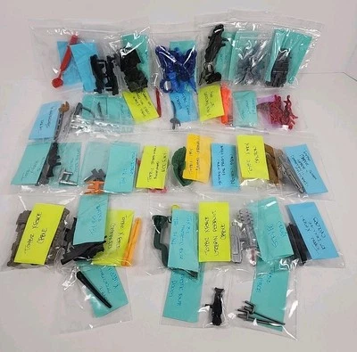 Grande Lote Misto de Armas e Acessórios Marvel Anos 90 ToyBiz X-Men, Etc... - Imagem 1 de 4