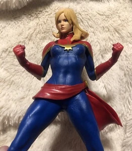 Marvel vs. Capcom Infinite Collector's Edition Captain Marvel Diorama statue - Picture 1 of 5