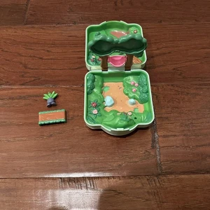 VTG TOMY 1997 Polly Pocket Nintendo Pokemon Playset Viridian Forest - Picture 1 of 7