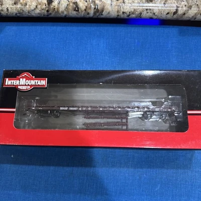 InterMountain HO Flat Car 46409-13 BNSF Wood Deck #585007 - Image 1 of 2