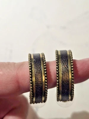 SILPADA Leather Together Brass Swarovski Crystal Hoop Earrings KRP0021  - Изображение 1 из 4