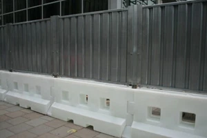 1/50 Scale SILVER+WHITE construction panels hoarding+barrier 1:50,fits corgi 5pc - Picture 1 of 3