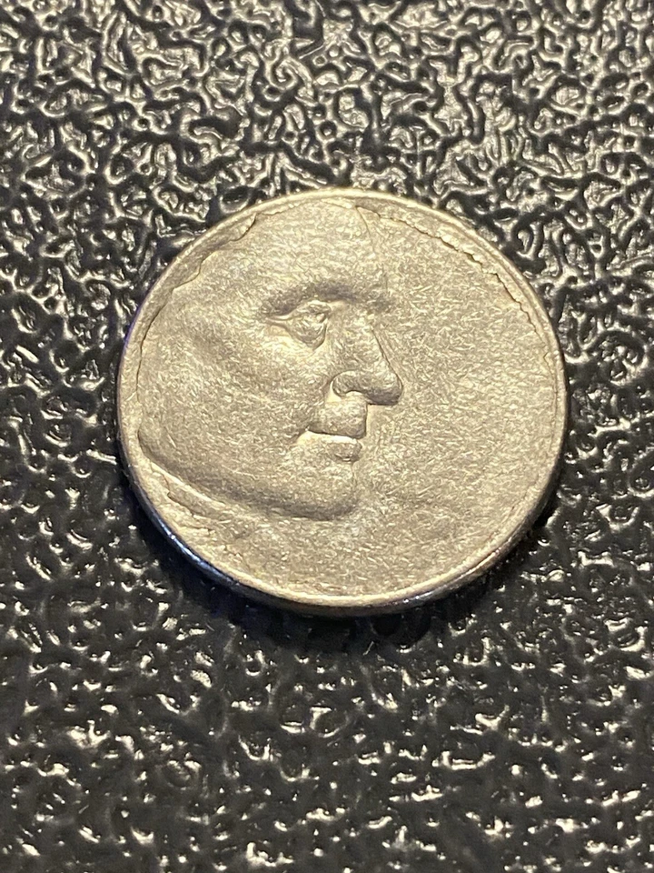 2005 D Jefferson Buffalo Nickel Error Cracked And Lightly Striked   - Image 1 of 4