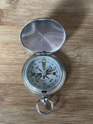 brújula de bolsillo antigua vintage en buen estado  Foto 1 de 4