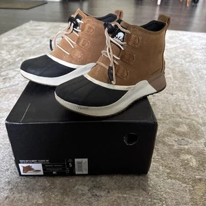 Sorel Out N About Classic WP Boot Youth Infants Size 5 - Picture 1 of 3