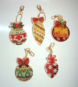 SET OF 5 HANDMADE  CHRISTMAS ORNAMENTS - Picture 1 of 1