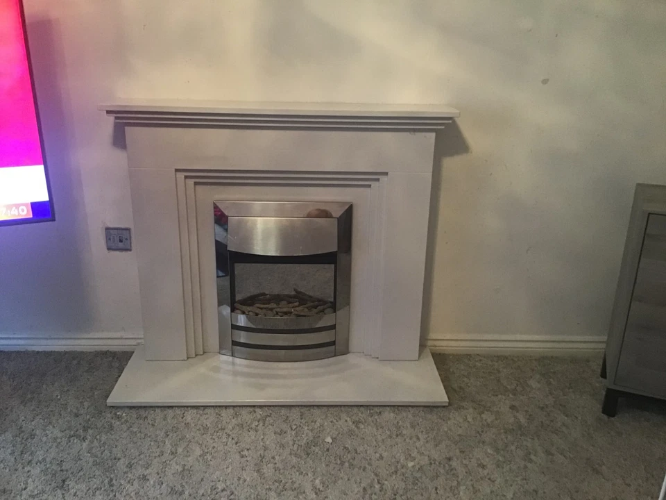 fireplace surround with electric fire - Image 1 of 1