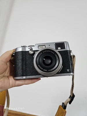 For Fujifilm X100T 16.3MP Compact Digital Camera with 23mm f/2 Fixed Lens Silver - Image 1 of 4