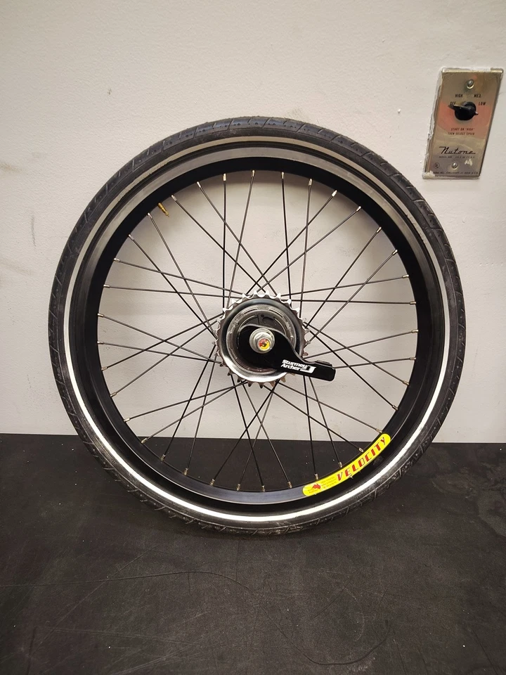 Sturmey Archer X-RF8 8 速 HUB ON VELOCITY RIM 带轮胎回收自行车 20 X 1.5 — 第 1/4 张图片