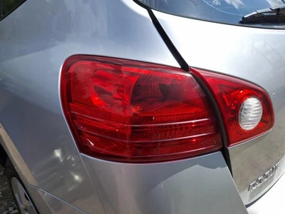 Used Left Tail Light Assembly fits: 2011 Nissan Rogue quarter panel mounted Left Foto 1 de 4
