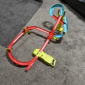 Hot Wheels Neon Speeders Skyscraper Speed Circuit Track Set - Picture 1 of 4