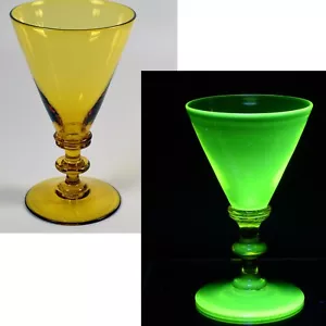 Bellissimo bicchiere da vino vintage ambra uranio di alta qualità alto 152 mm - Foto 1 di 5