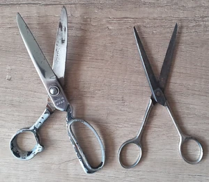Lot of 2 Vintage Metal Scissors 1960's - Picture 1 of 2