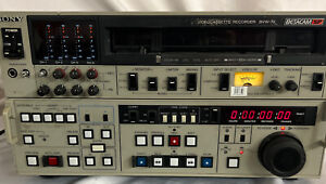 Sony BVW 70 Beta SP Edit recorder.  BVW-70 POWERS ON