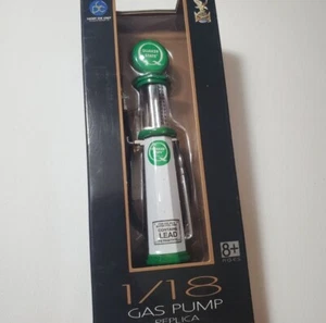 Road Signature Gas Pump Replica QUAKER STATE 1/18 Scale Diecast 98802. - Picture 1 of 5