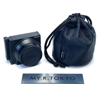 [Used – Mint] RICOH GXR Camera Unit P10 Lens 28-300mm F3.5-5.6 VC Zoom Compact - Image 1 of 4