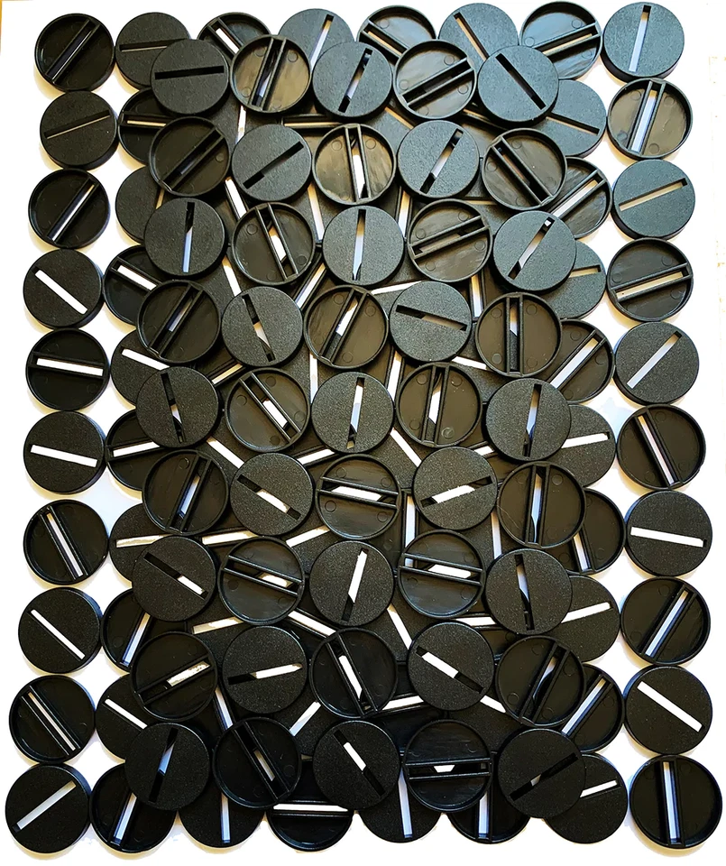 Bases ranuradas de 25 mm para miniaturas (aproximadamente 1") - plástico negro Foto 1 de 1