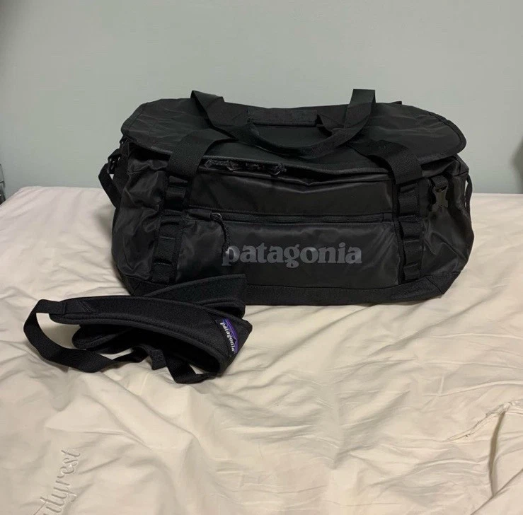 Patagonia black hole duffle 40L 49339 in Japan