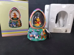 Disney Store Winnie Puuh Ostern Schneekugel Musical Originalverpackt - Bild 1 von 8