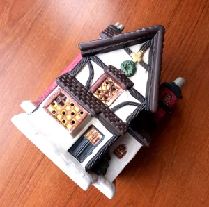 PAST TIMES House Tea Light Candle Holder Christmas Xmas Decoration 5" - Picture 1 of 8