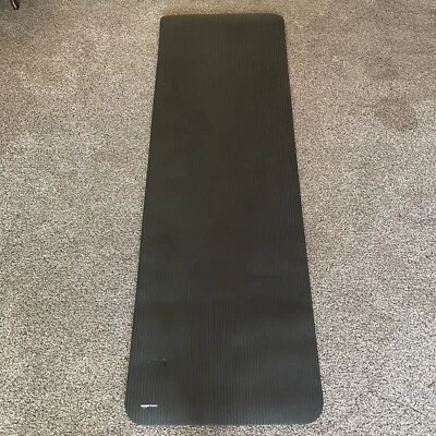 Amazon Basics Estera de Yoga de Ejercicio Extra Gruesa de 1/2 Pulgada con Correas de Transporte. Foto 1 de 4