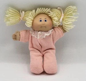 Cabbage Patch Pin-Ups Doll. Doll Only, NO FRAME.  Blonde hair with pink pajama. - Picture 1 of 2